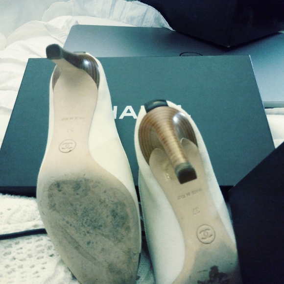 Chanel shoes - Picture 2 of 4